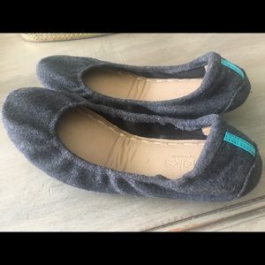 Size 7 Greystone Tieks